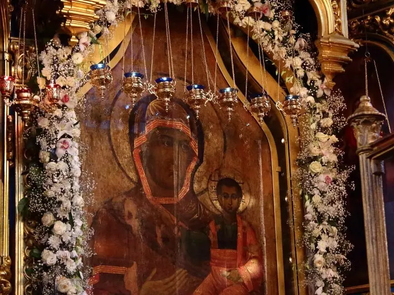 Smolensk icon of the Virgin på semestern