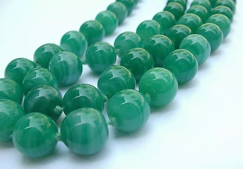 Sifat nephrite.