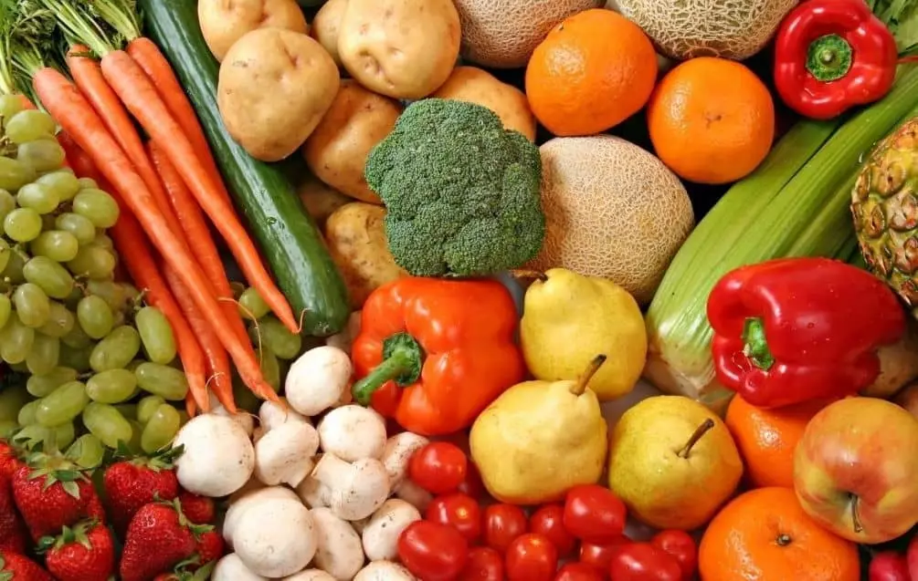 grøntsager og frugter.