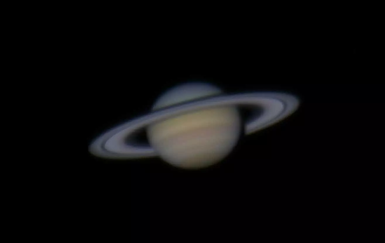 Saturno emakume bateko 4 etxeetan