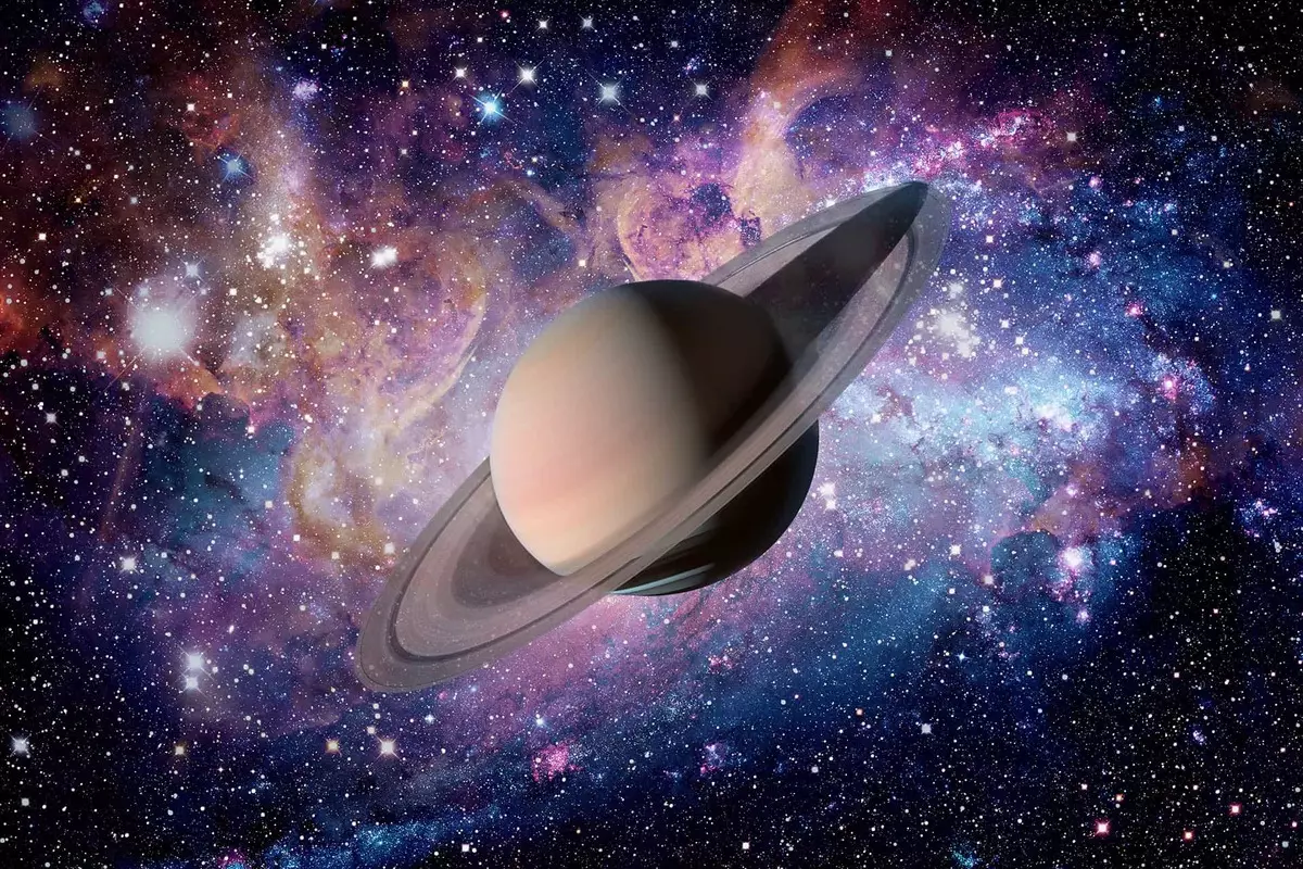 Saturno em 2 casas
