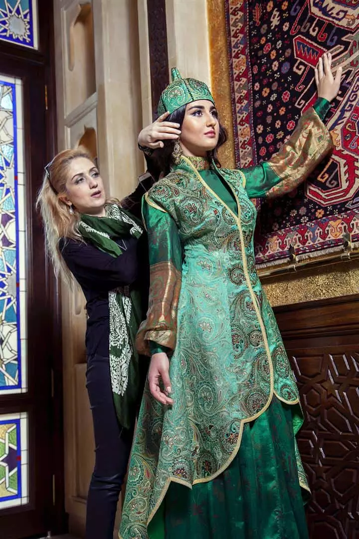 Aserbaídsjan National Costume Photo