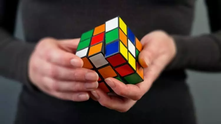 кубік Рубіка развівае логіку