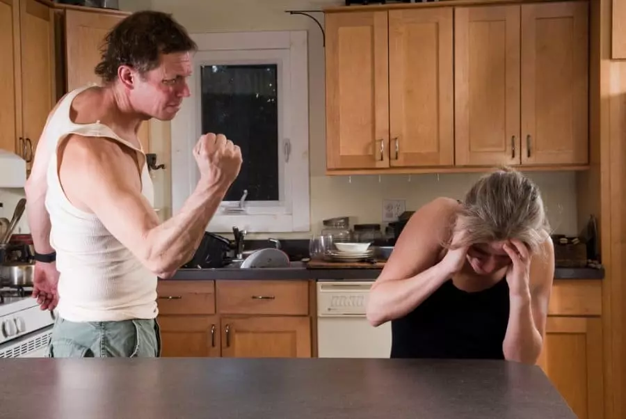 Bagaimana untuk mengajar suami untuk tidak menghormati: Tips Psikologi 4406_2