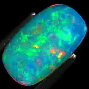 Las propiedades físicas del ardiente opal.