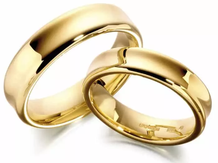Oro - il materiale anello di nozze più popolare