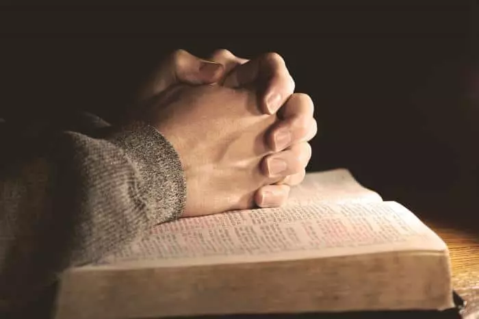 Молитва Затримання від всякого зла: текст і як правильно її читати 5032_7