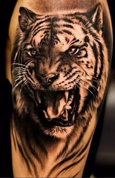 Tattoo na picha ya tiger.