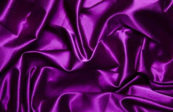 紫はとても美しい色です