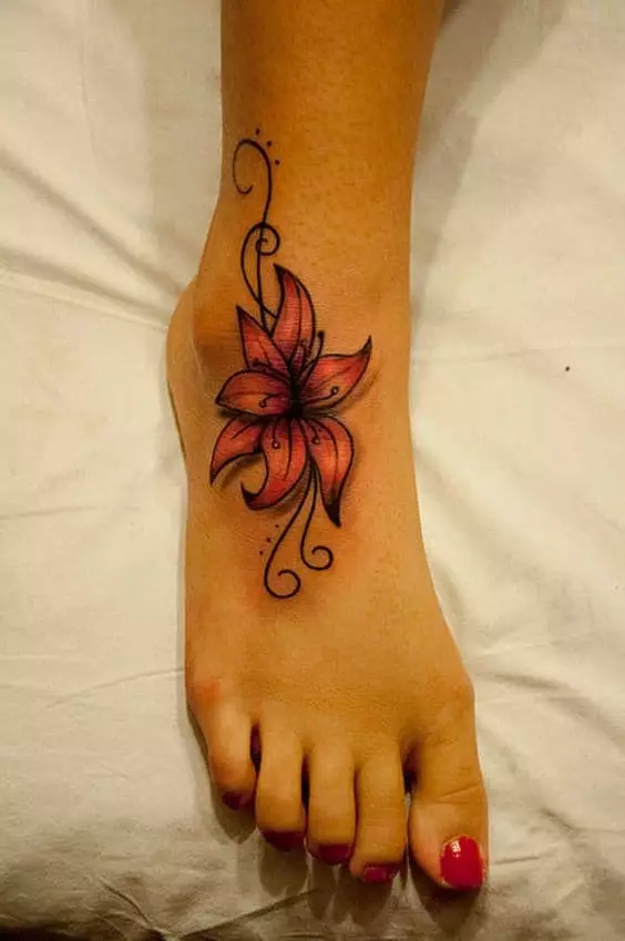 Татуировка розова лилия снимка