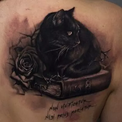 Tetovanie mačka.