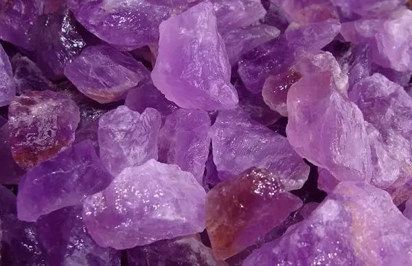 Batu ungu.