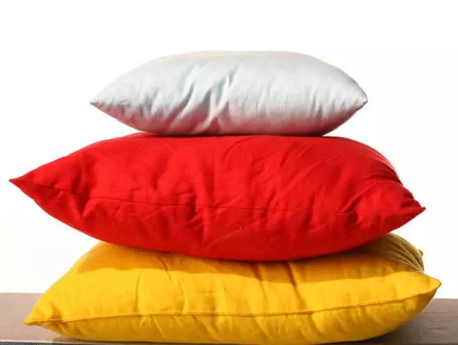 色の枕
