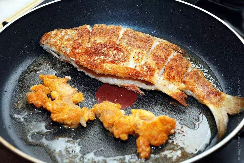 Ψάρια σε μια κατσαρόλα