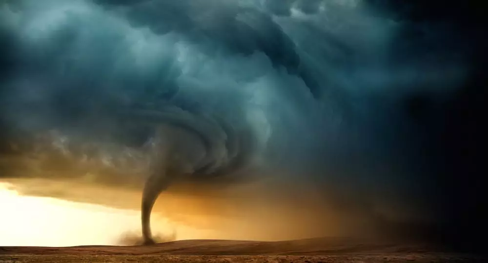 Tornado në tokë
