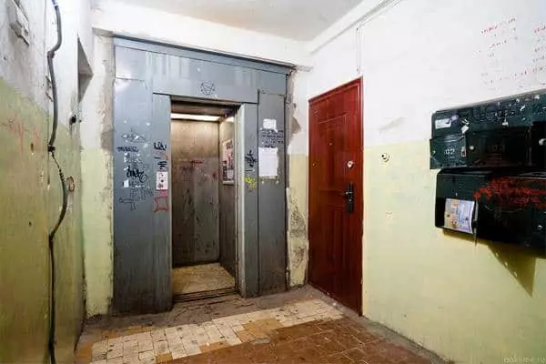 Старий ліфт