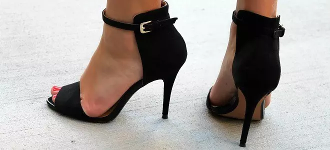 Siyah ayakkabılar