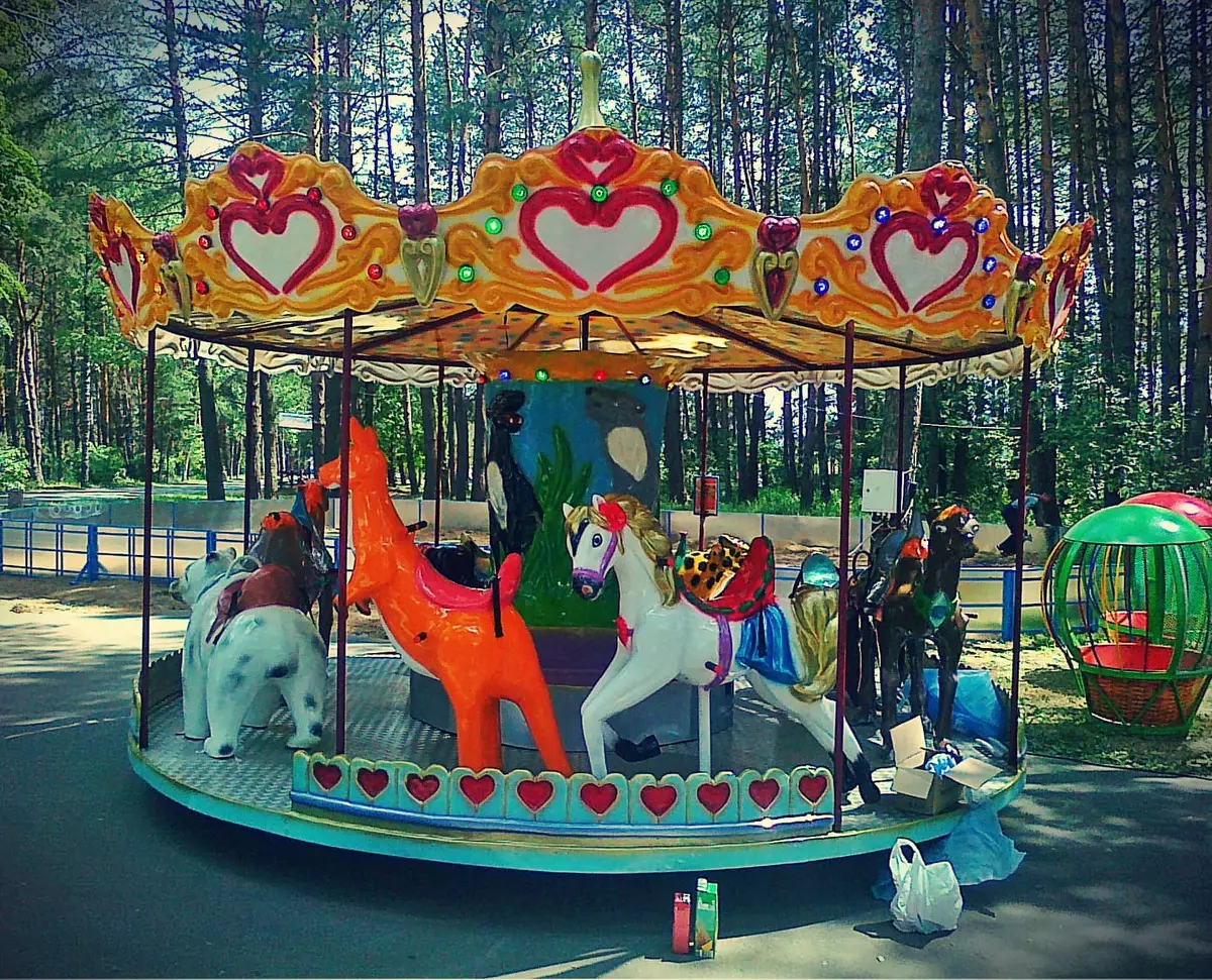 Carousel in die bos