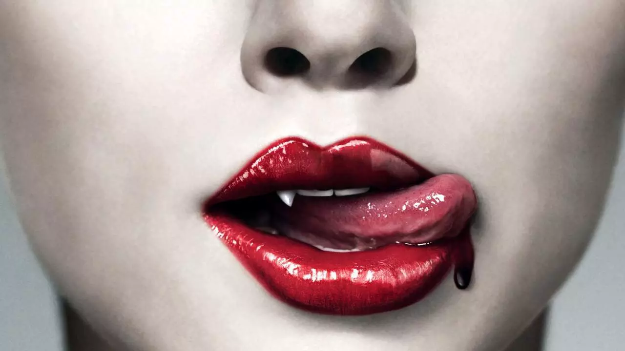 Bibir dalam darah