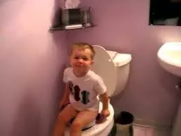 शौचालयमा बच्चा