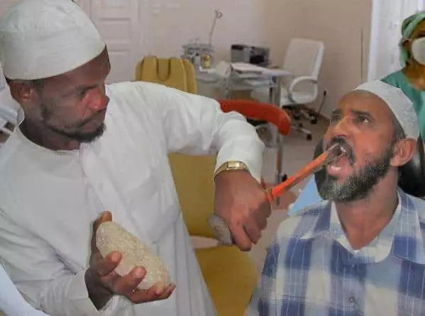 Во стоматологот