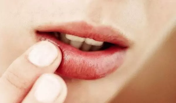 Esquisses: lèvres démangeaisons 7341_2