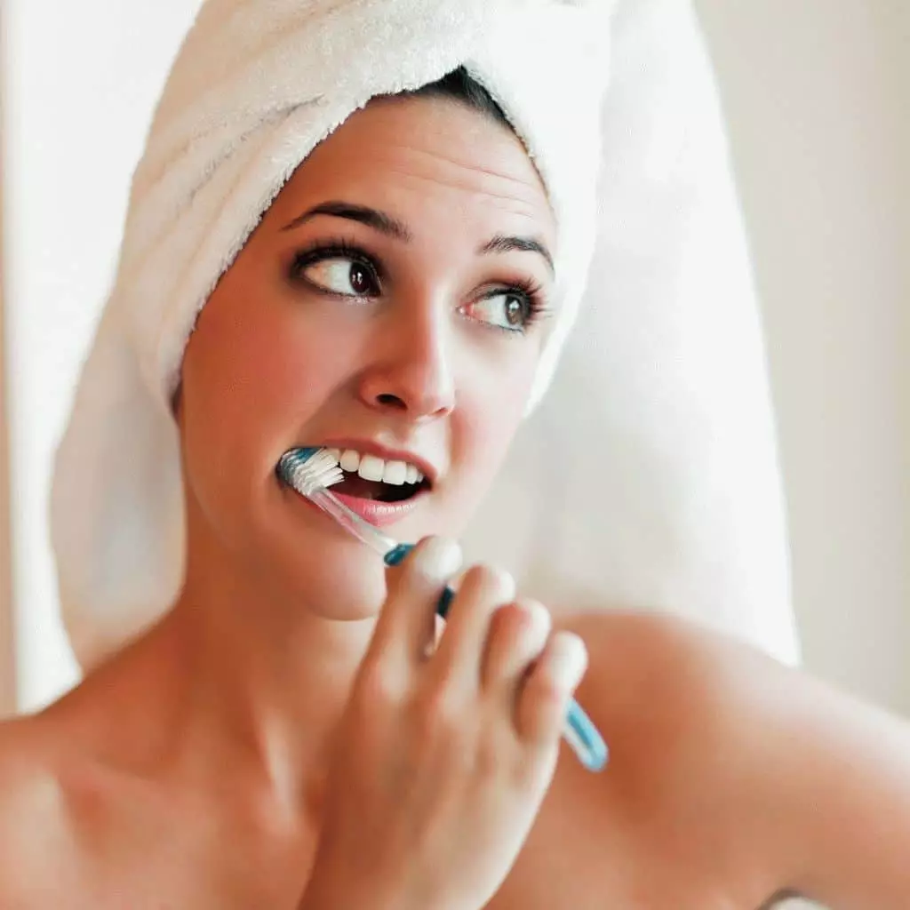чистити зуби уві сні сонник