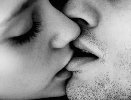 Droominterpretatie: kussen met een man op de lippen 7739_2