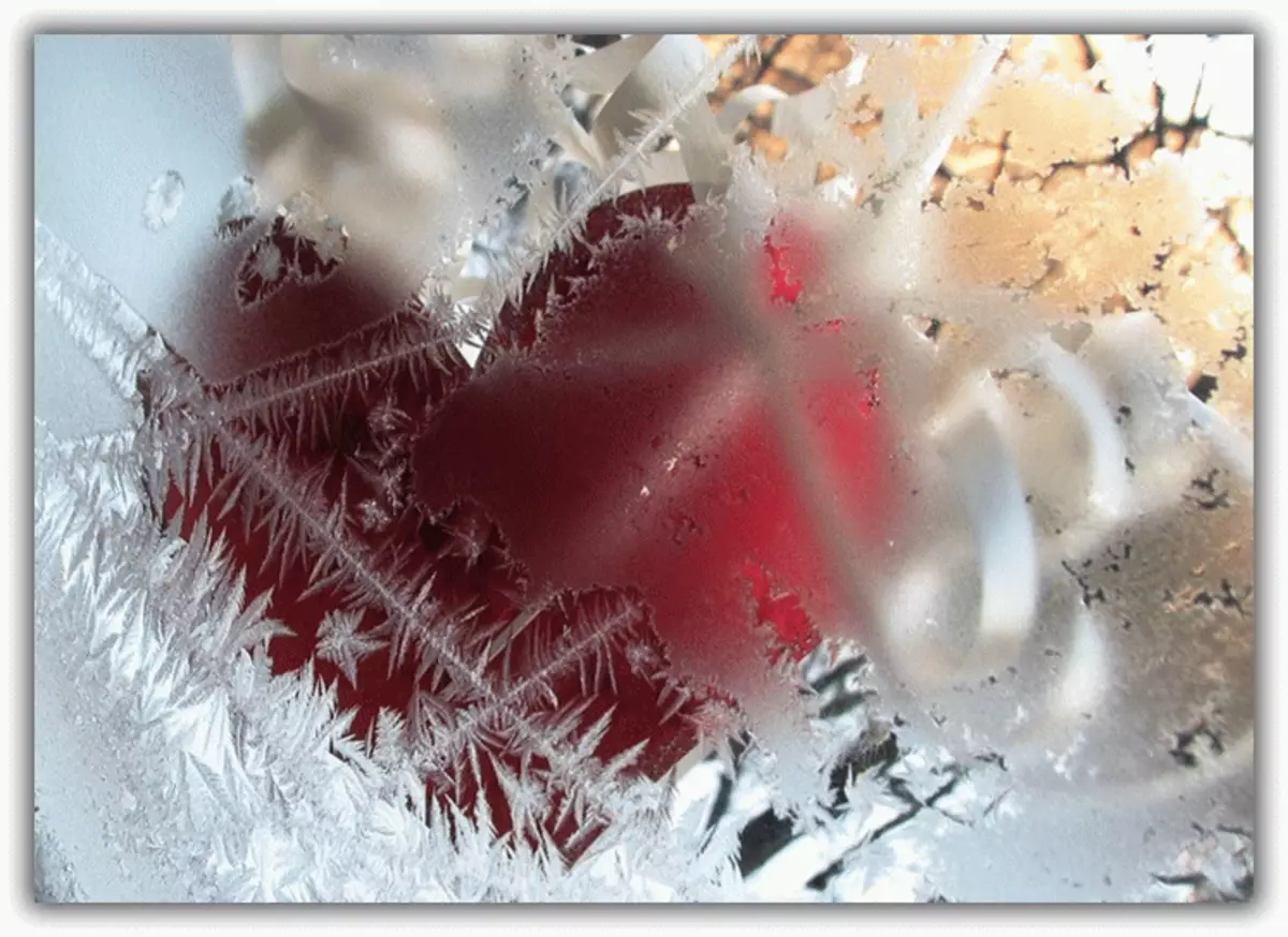 Зима на сердце на душе оригинал. Зимнее сердце. Сердце в инее. Сердечко на снегу. Замерзшее сердце.