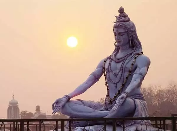 Ommakh Shivaya - Mantra Mungu Shiva.
