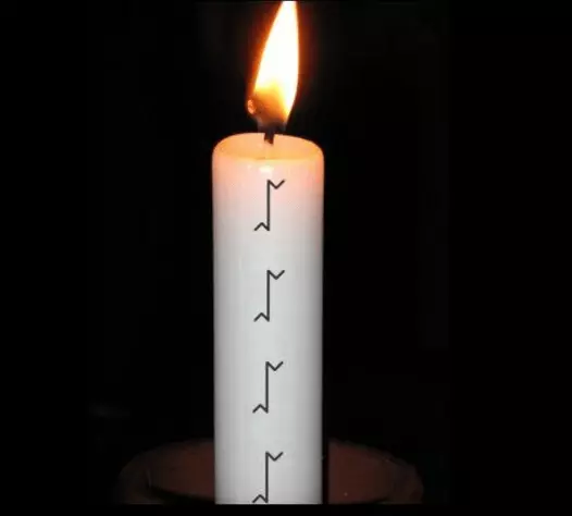 Rune Kvort ant žvakės