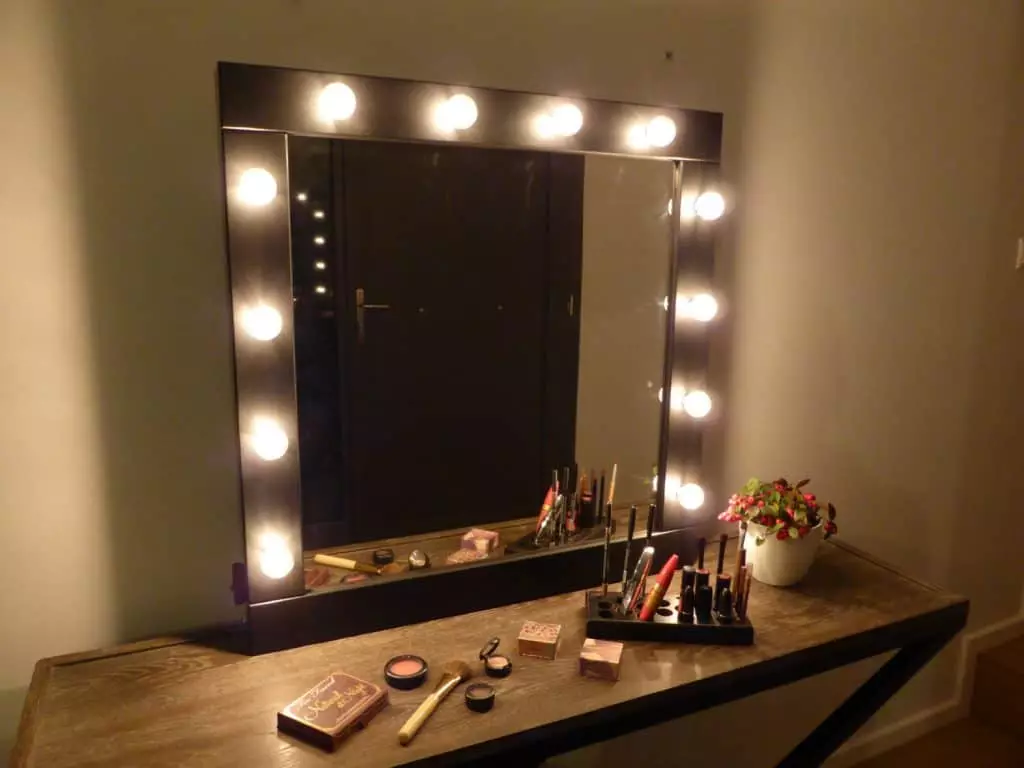 Spegel för makeup artist